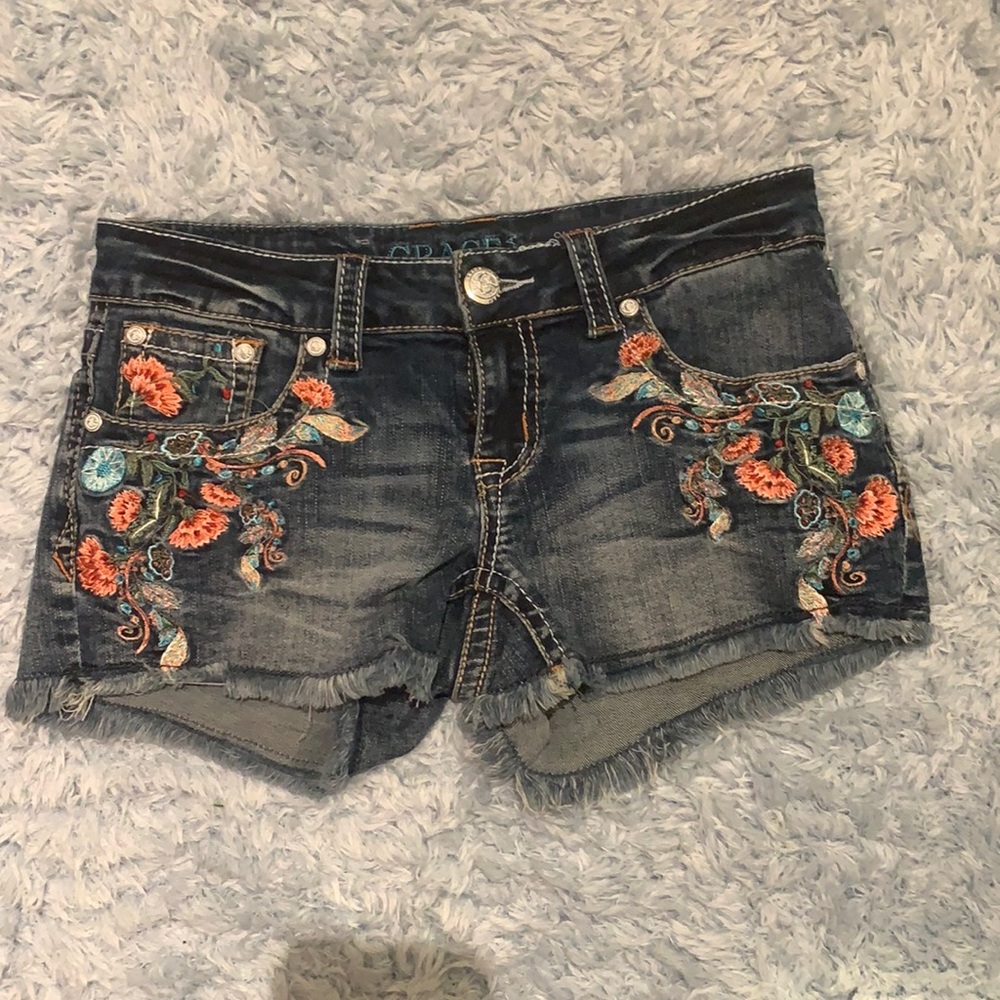 Grace in LA Denim Shorts with Design size 26